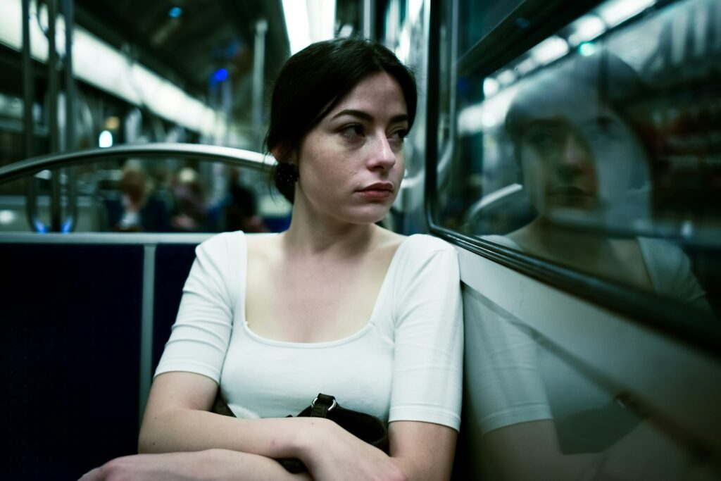 É seguro comer no metrô? Saiba se há riscos!