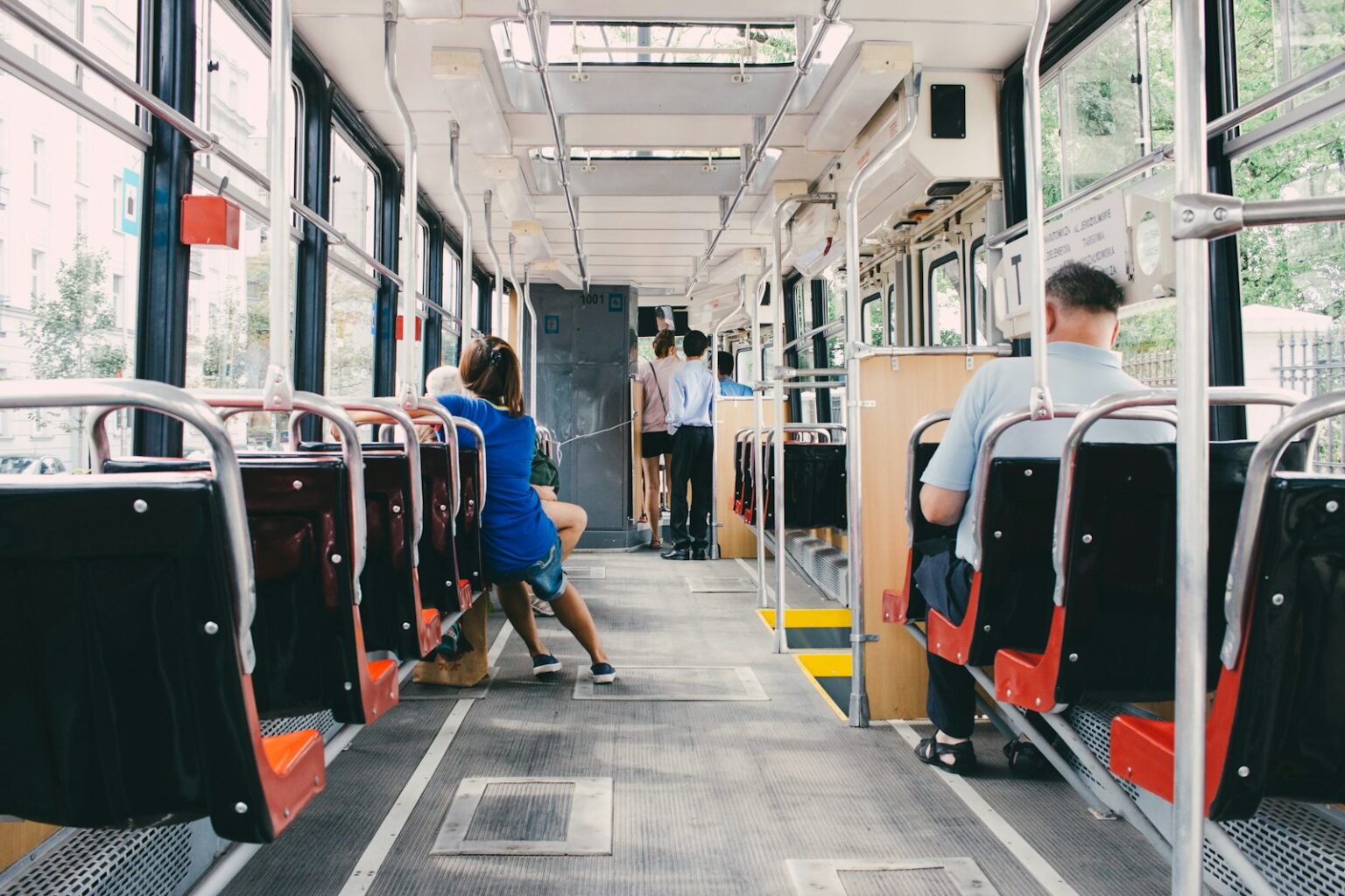 Como funcionam os testes de frenagem dos ônibus antes de irem às ruas ...