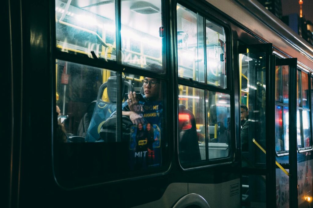 Transporte Público em Horários de Pico: Estratégias para Evitar o Caos