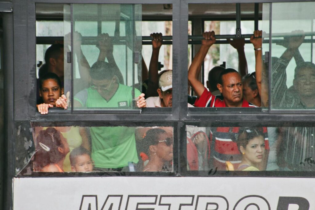 Resiliência no Asfalto: Histórias Reais do Transporte Público