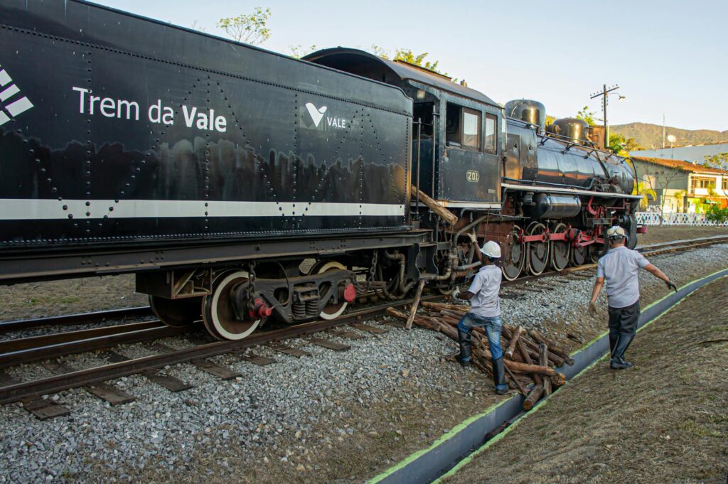 Fiscalizadores de Trem: Os Heróis Anônimos das Ferrovias Brasileiras