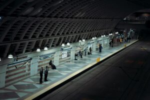 Pontos de Descompressão: Segurança Essencial nas Estações de Trem