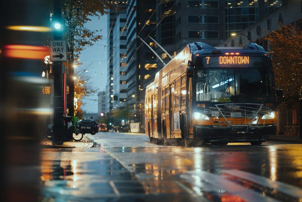Bater Ponto: A Nostalgia dos Cobradores de Ônibus no Interior
