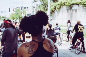 Legado do Guardador de Bicicletas: Confiança, Comunidade e Futuro Urbano