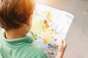 Organize Mapas e Guias: Dicas Práticas para Exploradores