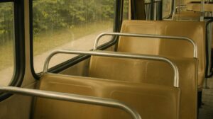 Celular em Ônibus: Segurança Digital e Pessoal Contra Roubos